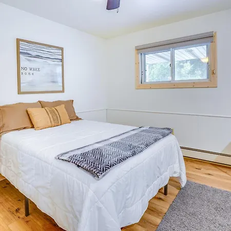 Waterfront Spirit Lake Vacation Rental With Dock!